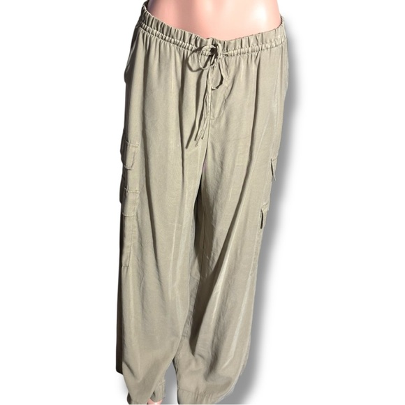 a new day Women's Large Stylish Tan/Khaki Wide-Leg Drawstring Waist Cargo Pants - Picture 2 of 14